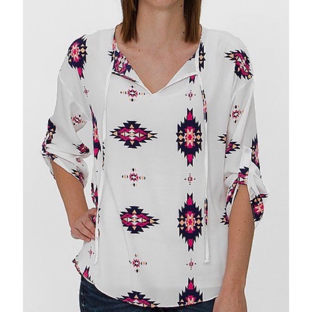 Buckle Daytrip White Southwestern Top